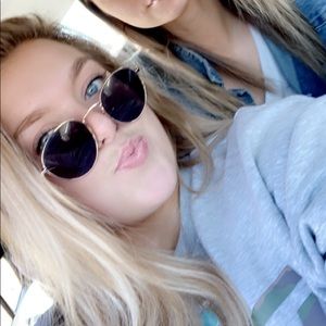 Meet your Posher, Nicole